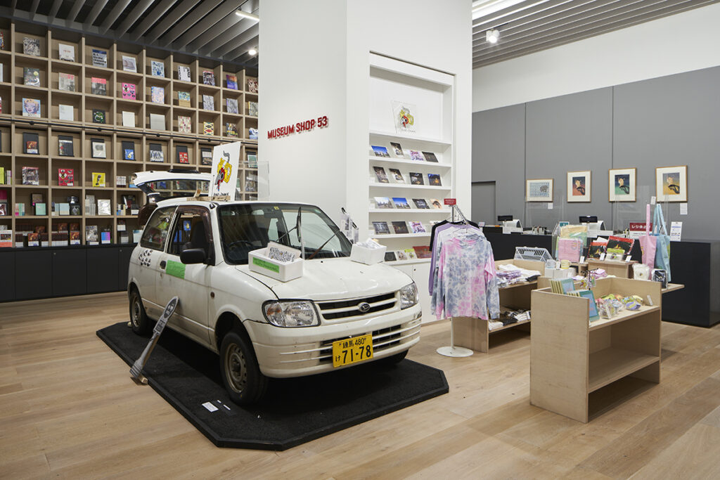 KANE-ZANMAI, 2022, Installation view: “Chim↑Pom: Happy Spring” (Mori Art Museum, Tokyo, 2022), Photo by Kenji Morita, Courtesy of Mori Art Museum, Tokyo