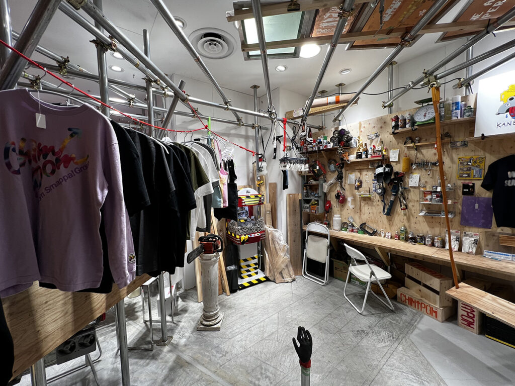 KANE-ZANMAI, 2022, Installation view: “Chim↑Pom: Happy Spring” (Mori Art Museum, Tokyo, 2022), Photo by Kenji Morita, Courtesy of Mori Art Museum, Tokyo