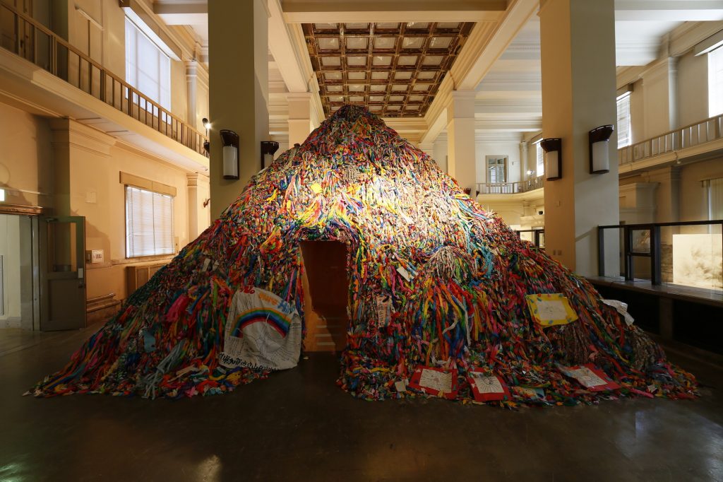 PAVILION 2013 origami crane, glass, mix-media,  Photo: Kenji Morita