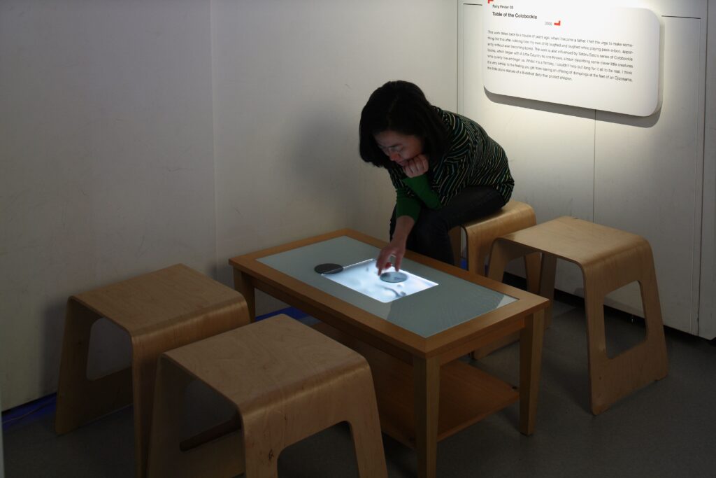 Fairy Finder, コロボックルのテーブル (2006), 撮影：木奥恵三