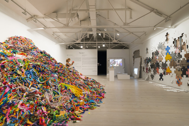 It’s the wall world, Installation view: “SUPER RAT” (Saachi Gallery, London, 2015), Courtesy of the artist and MUJIN-TO Production