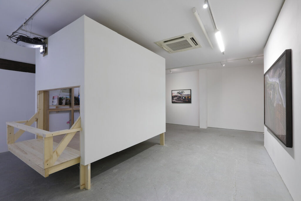 Installation view: “The other side,” (MUJIN-TO Production, Tokyo, 2017), Photo by Kenji Morita, Courtesy of the artist and MUJIN-TO Production