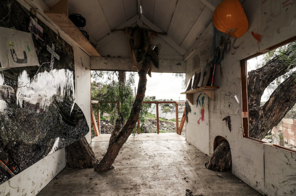 U.S.A. Visitor Center, 2016, Photo by Osamu Matsuda, Courtesy of the artist and MUJIN-TO Production